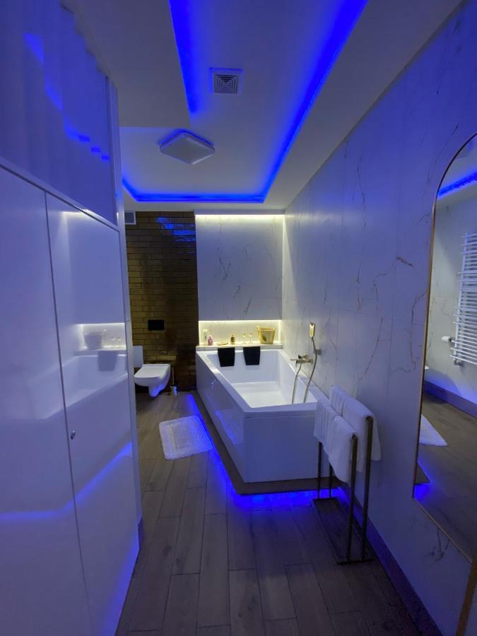 Apartament "Love" Centrum Z Duza Wanna Dla Dwojga Gniezno Buitenkant foto