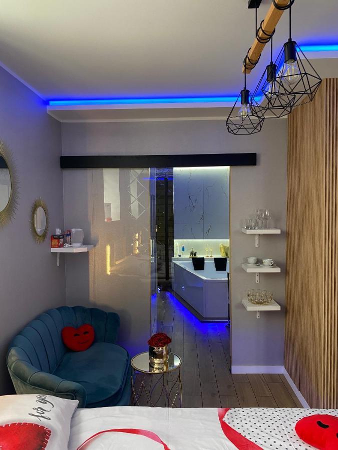Apartament "Love" Centrum Z Duza Wanna Dla Dwojga Gniezno Buitenkant foto